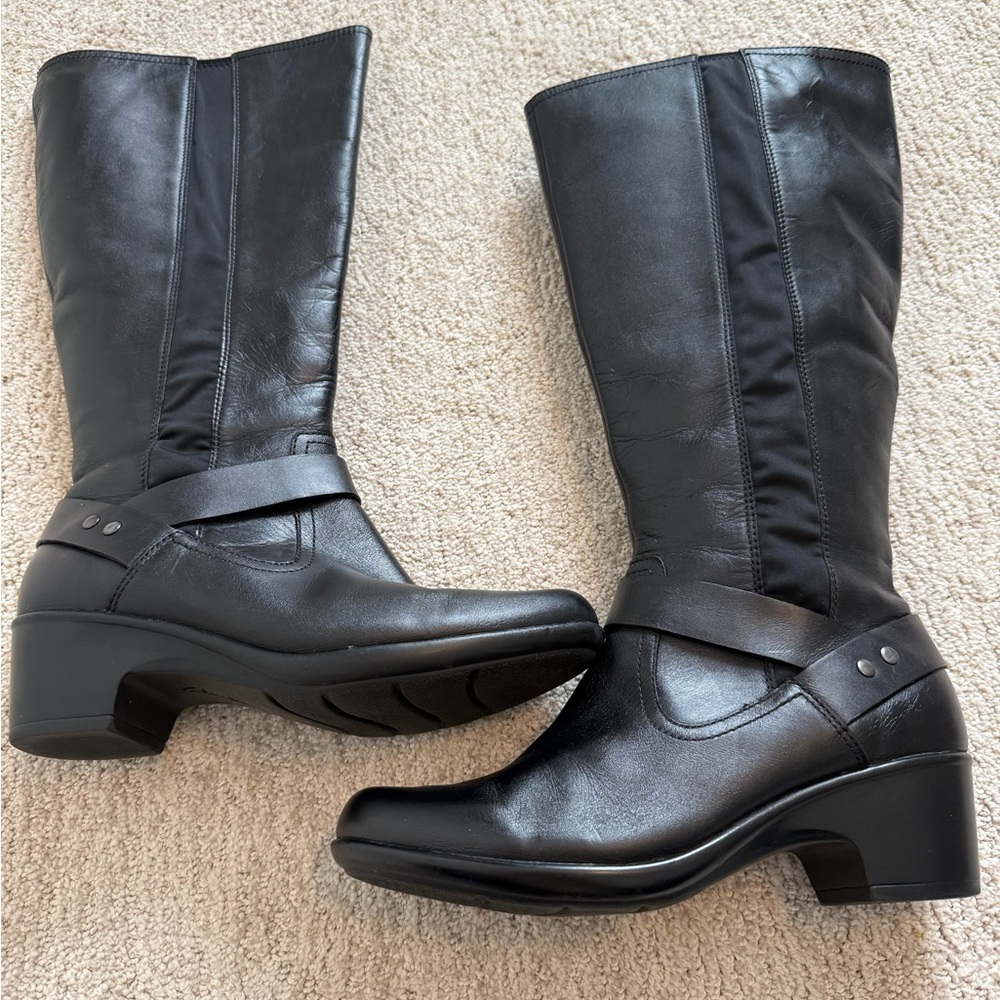Clarks Women's Black Zip Up Dream Faux Leather Riding Boots Size‎ 8 1/2M EUC